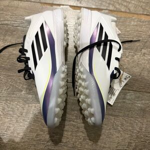 Adidas sneakers 4.5Y. Girls cleats